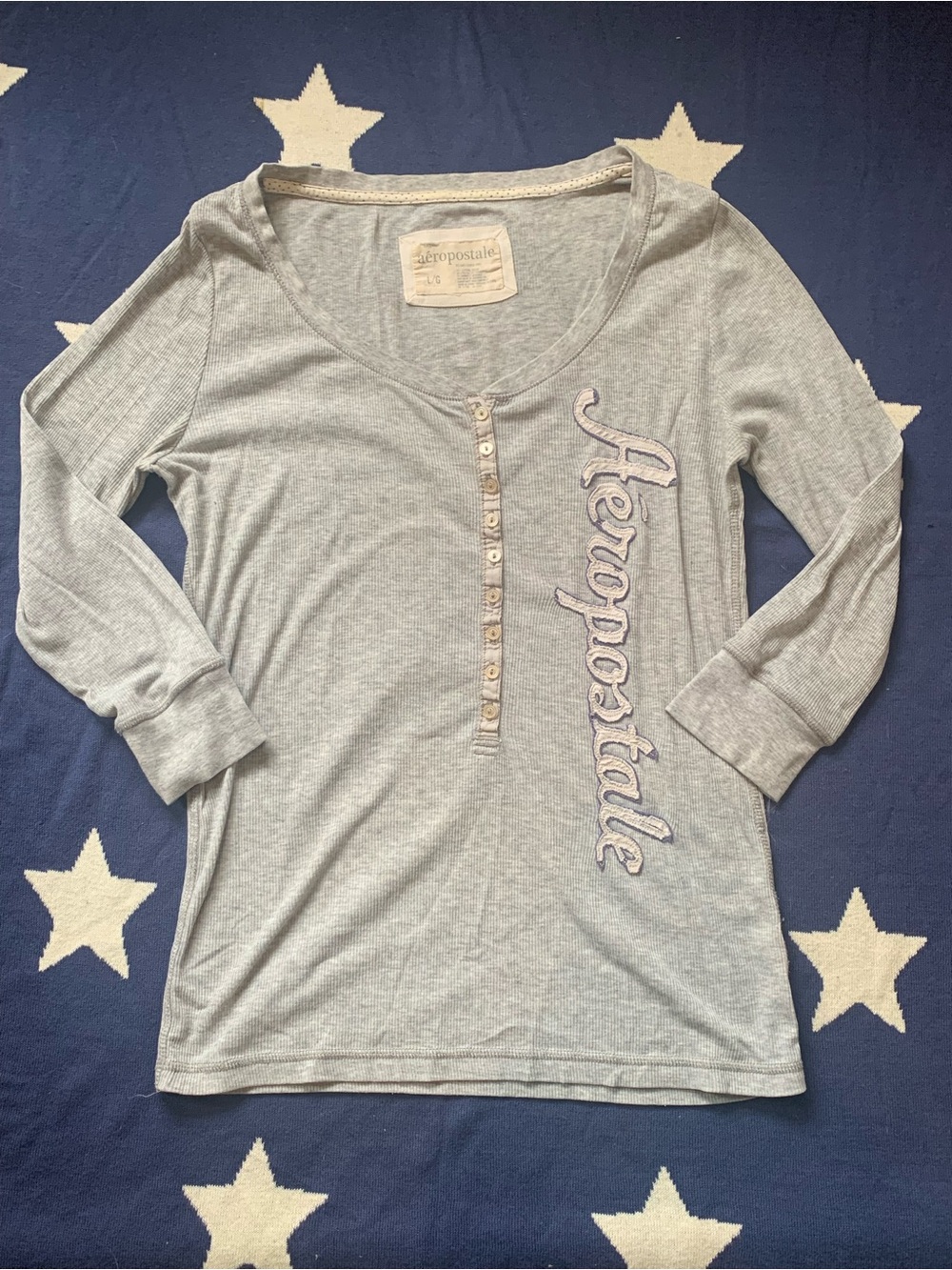 Vintage Aeropostale light gray half length sleeve henley top